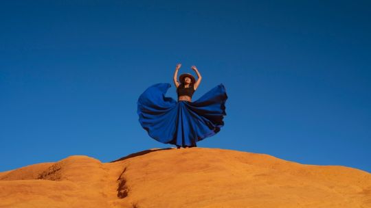 Conocé a Mandy Lerouge, la francesa que homenajea al folklore argentino