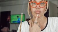 Nazarena Vélez afuera de La Academia
