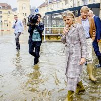 MAXIMA RECORRIO LAS CIUDADES INUNDADAS DE HOLANDA