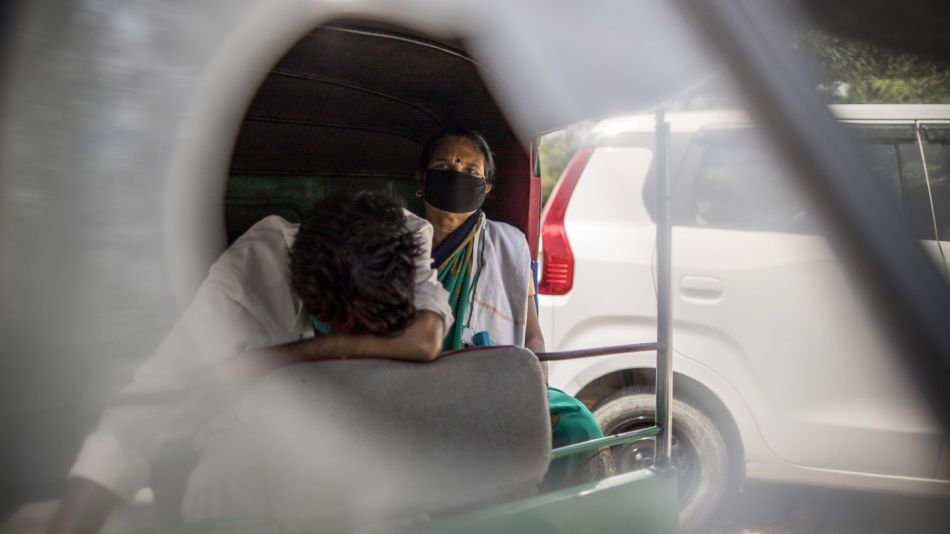 India in Chaos as Vaccine Drive in Disarray