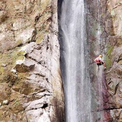 La gran cascada de Aguas Chiquitas corona un trekking. 