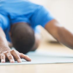 Hipopresivos: los riesgos de hacer estos ejercicios 