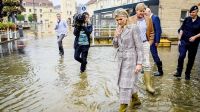 Entre lágrimas: Máxima Zorreguieta recorrió las ciudades inundadas de Holanda
