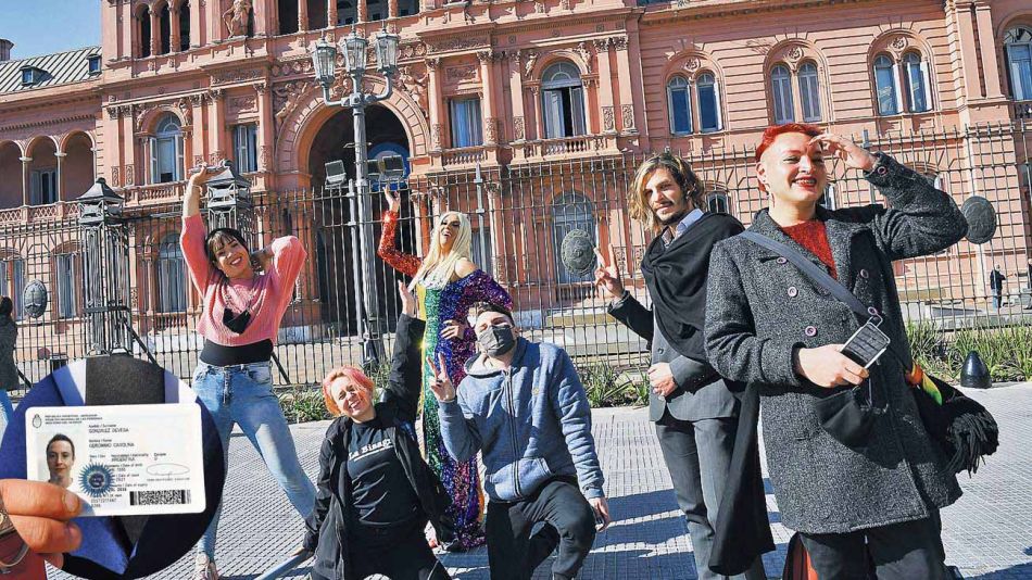20210725_activistas_nobinaries_gzamininteriornaciontelam_g