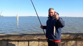 Este espejo tiene una extensión aproximada de 30 km y es el más grande de las encadenadas.