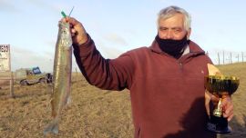 La actividad deportiva tuvo un clima bastante difícil, con un sol muy ausente, viento que hacía sentir el frío y el riguroso invierno que estamos atravesando.