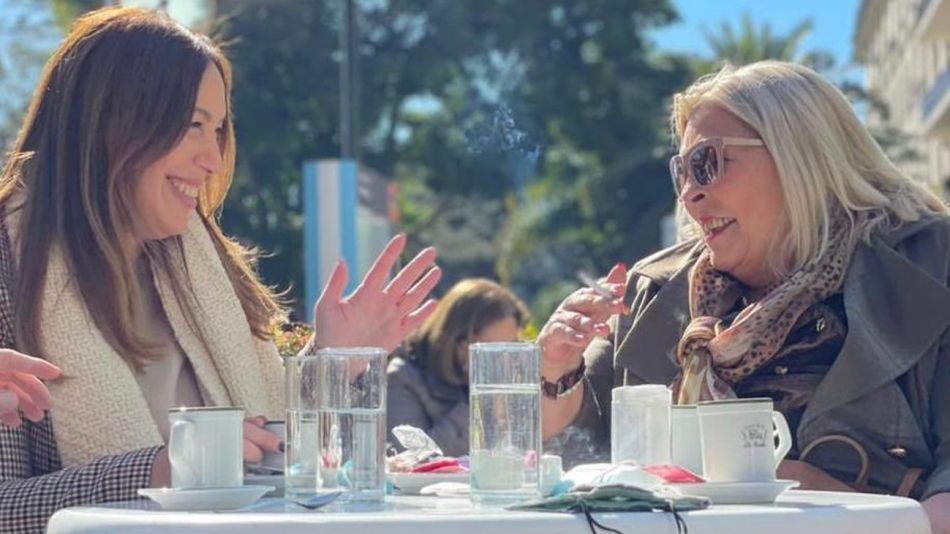 Viernes 30/07/2021: Vidal y Carrió haciendo campaña en Recoleta.