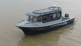 Sorprendente diseño de cabina, techo súper moderno, grandes vidrios, buen cockpit de popa y espacio porta equipajes sobre la cabina son las principales virtudes de esta nueva Baader Track.