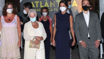 Letizia Ortiz lució este vestido sin mangas con su bronceado veraniego