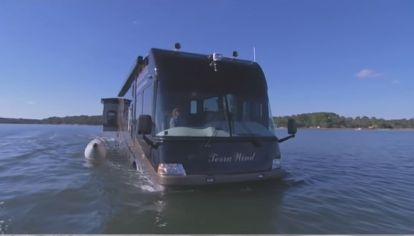 Terra Wind RV, una increíble motorhome para ir por tierra y agua
