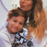 Momo, el hijo de Jimena Barón, contó con quien se besa su mamá