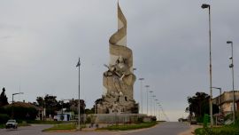 La ciudad de Quequén fue fundada el 3 de agosto de 1864.