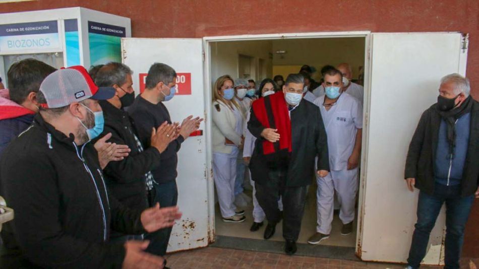Mario Ishii dejó el hospital caminando y entre aplausos 20210803