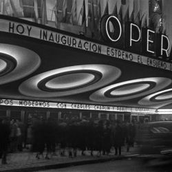 El 7 de Agosto de 1936 se inauguró el Teatro Opera de Buenos Aires.