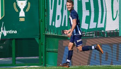 Mirá quién vino. Ángelo Martino le dio el triunfo a Talleres en la cancha de Banfield.