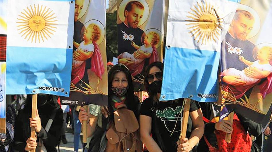 20210808_marcha_cayetano_popular_telam_g