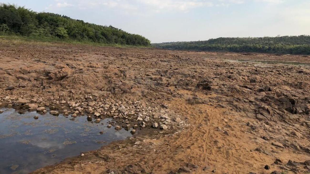 Alarma por la bajante histórica del río Paraná