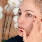 La técnica que aplica Jennifer López para cuidar su piel a los 52 años 