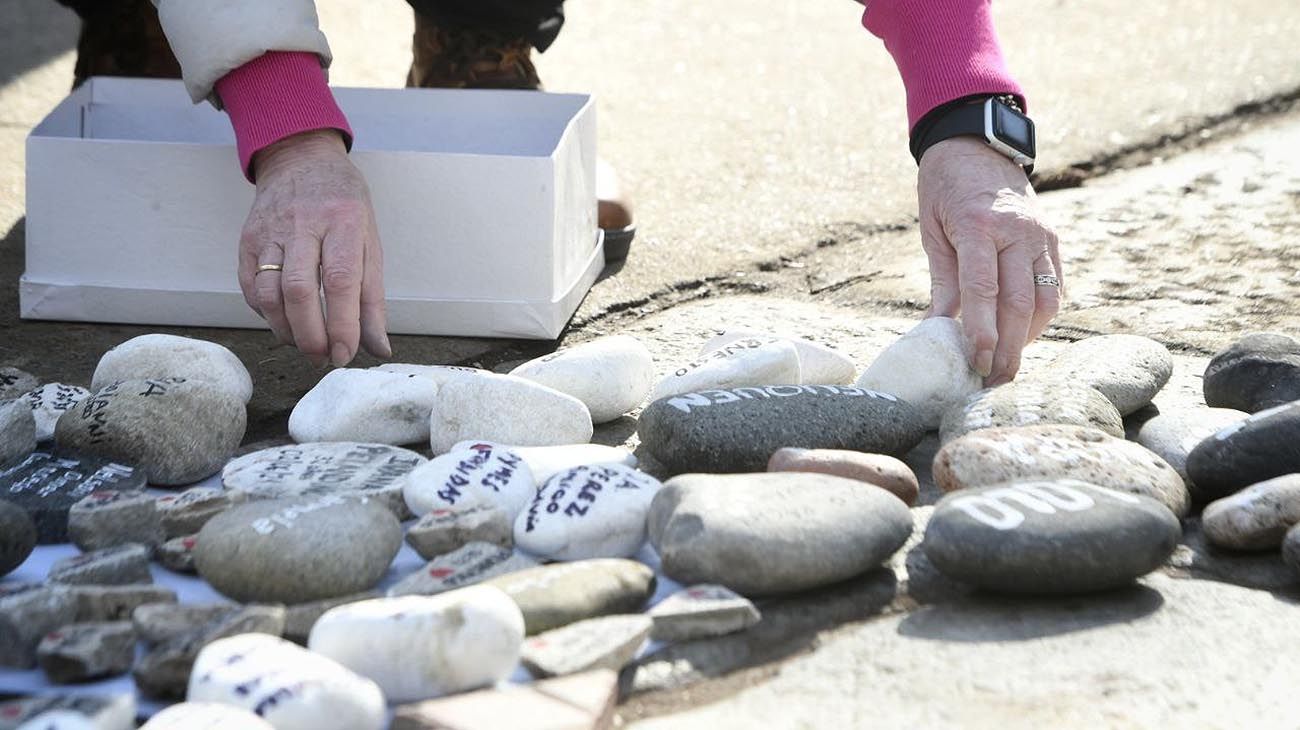 convocan a llevar una piedra a la Quinta de Olivos el 16 de agosto por cada muerto de Covid-19