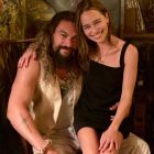 Jason Momoa y Emilia Clarke
