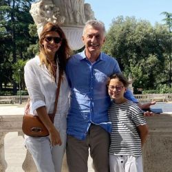Juliana Awada con Mauricio Macri y la hija de ambos | Foto:Instagram