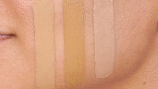 ¿Cómo elegir el tono de base correcto?