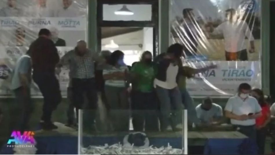 20210824 Se derrumba un escenario político en corrientes
