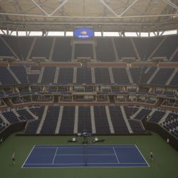 Una vista general muestra el estadio Arthur Ashe antes del torneo de tenis US Open 2021 en el Billie Jean King Natinal Tennis Center en Queens, Nueva York. | Foto:Ed Jones / AFP