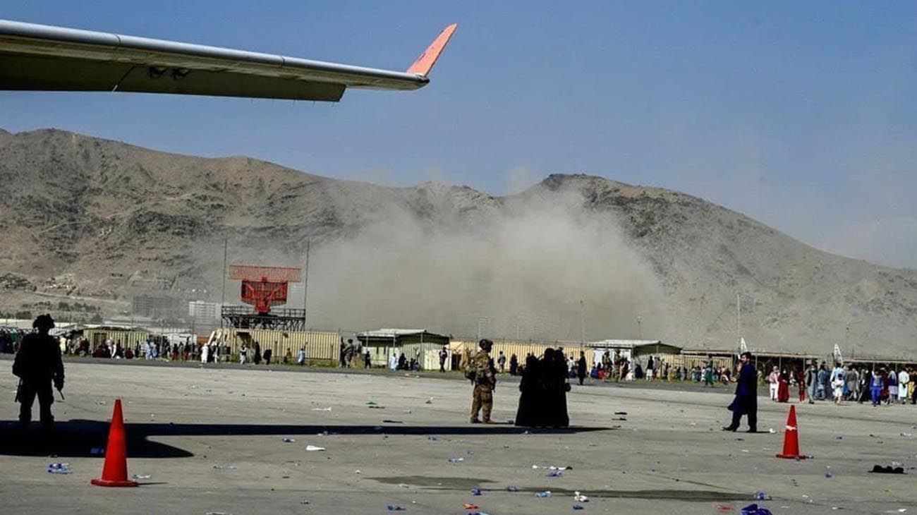 triple atentado en el aeropuerto de Kabul