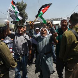 Manifestantes palestinos se enfrentan con soldados israelíes durante una protesta contra la expansión de los asentamientos judíos, en la aldea de Beita, en el sur de la ciudad cisjordana de Naplusa. | Foto:Xinhua / Nidal Eshtayeh