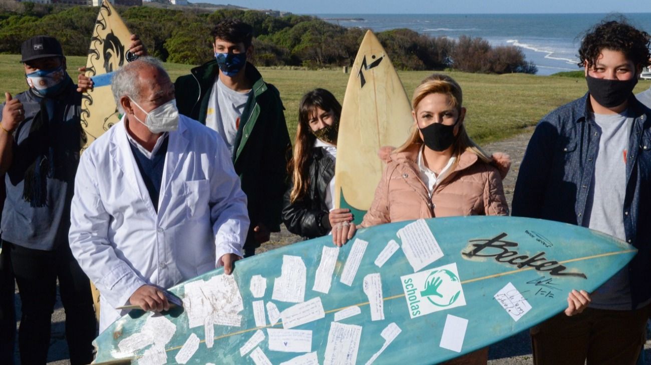 Fabiola Yañez inauguró un espacio para la inclusión de los jóvenes a través del surf, el juego y el arte junto a Scholas Occurrentes.