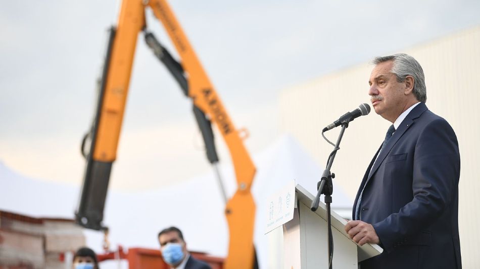 Alberto Fernández, hablando en Chaco en el acto por el Día de la Industria.
