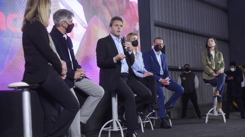 Sergio Massa encabezó un acto con la intendenta Marisa Fassi en Cañuelas.