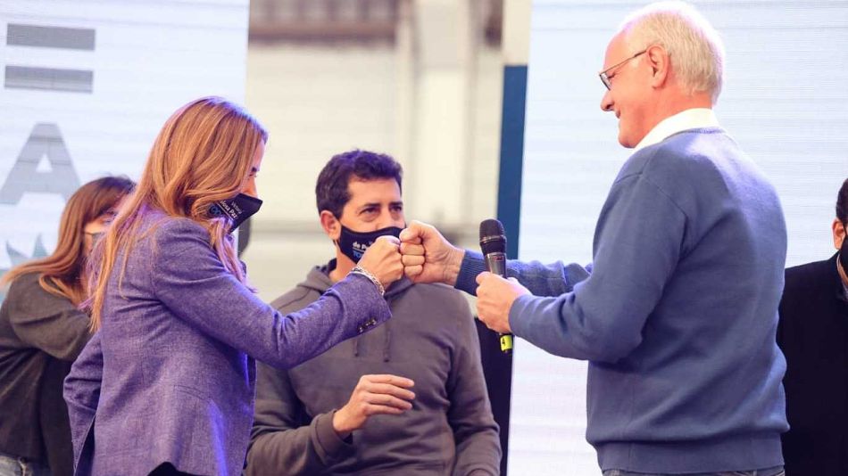 Victoria Tolosa Paz y Daniel Gollan, junto a Wado hace unos días en un acto en Tres de Febrero.