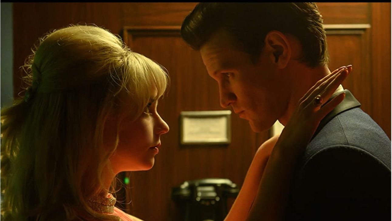  Anya Taylor-Joy y Matt Smith, en una escena de "Last night in Soho", estrenada en el Festival de Venecia 2021.