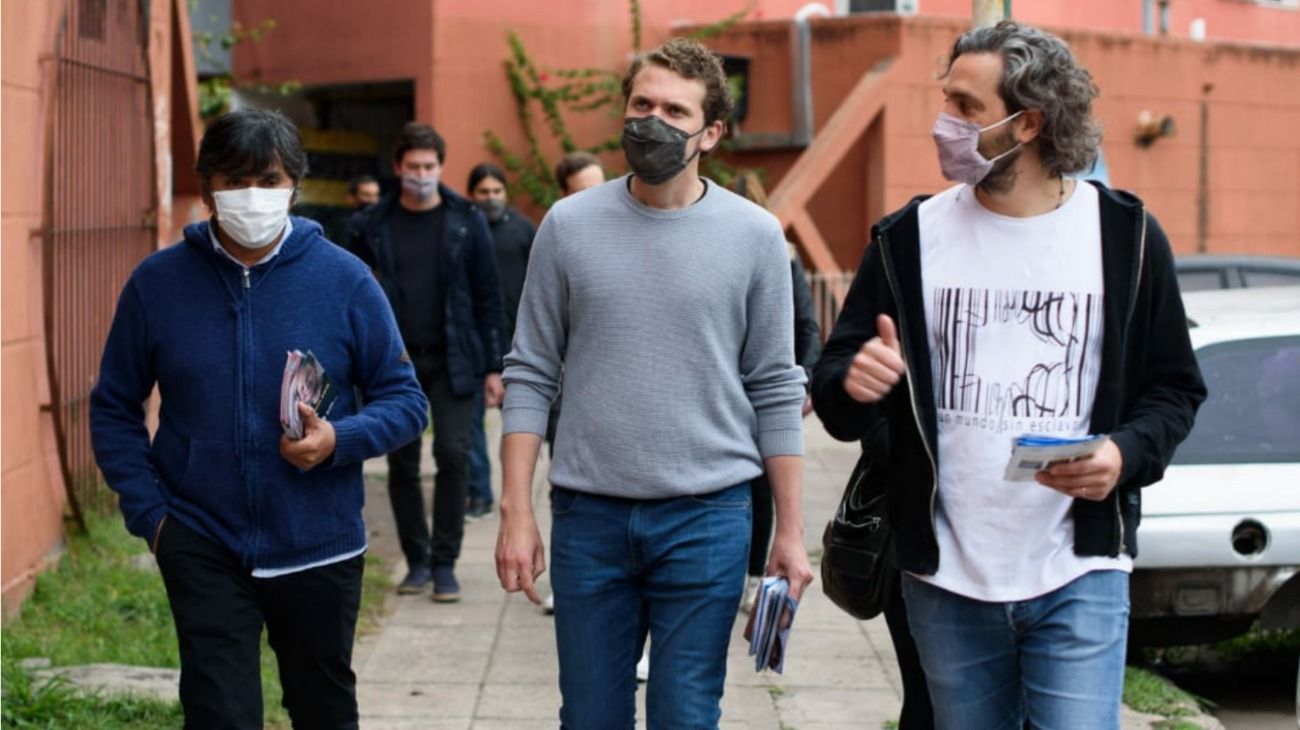 El jefe de Gabinete, Santiago Cafiero, recorrió territorio bonaerense para apoyar la lista de Toloza Paz.