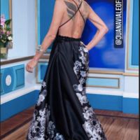 Juana Viale volvió a La Noche de Mirtha y cautivó al público con su look 