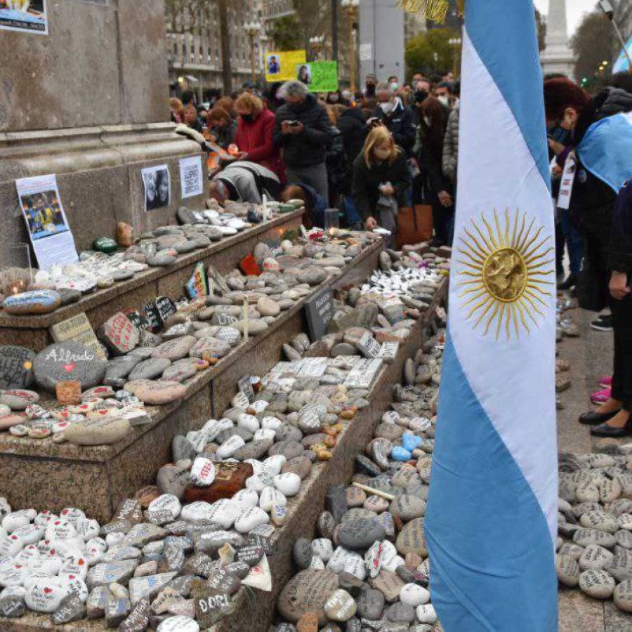 Las fotos de la nueva Marcha de las Piedras: "Esta vez las piedras se  quedan en la plaza" | Perfil