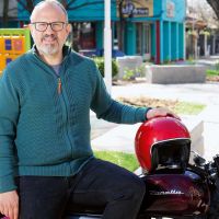 DIEGO VALENZUELA: INTENDENTE SOBRE RUEDAS