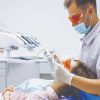 Para prevenir, hacer la consulta periódica al dentista, cada seis meses o un año. Si por la pandemia no fuiste, sacá turno ya
