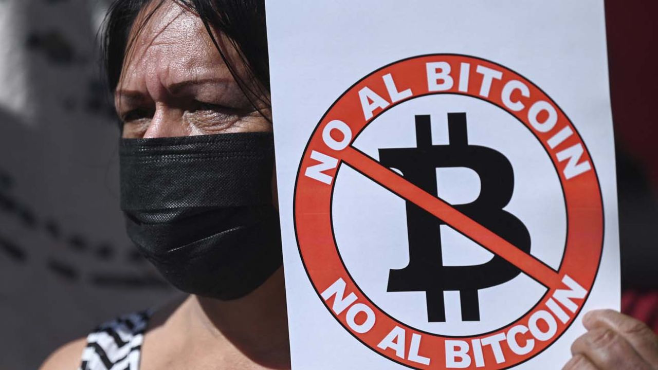 Protestas en El Salvador y derrumbe del bitcoin | Perfil