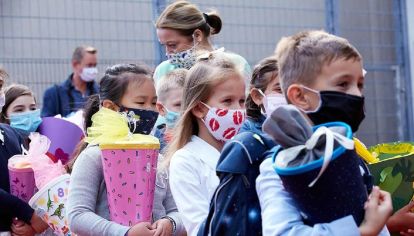 En Reino Unido se debate sobre si hay que vacunar a menores de edad