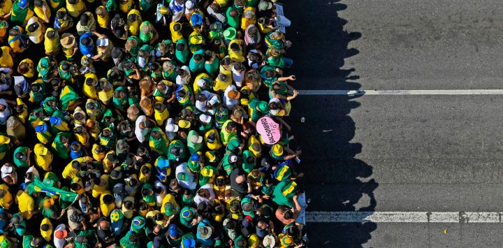 Vista aérea de una manifestación para apoyar al presidente brasileño Jair Bolsonaro en Sao Paulo, Brasil, en medio del Día de la Independencia de Brasil.