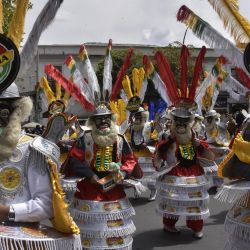 Bailarines de morenada bailan en la Plaza de Armas durante las celebraciones de la Fiesta Nacional de la Morenada en La Paz. | Foto:Aizar Raldes / AFP