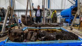 El ataúd fue construido ahuecando el tronco de un árbol.