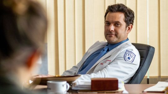 Joshua Jackson: “Tenemos que seguir revisando a quiénes pusimos en la cima del poder”