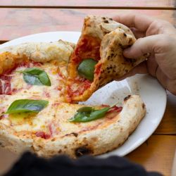 La pizza napolitana está viviendo un resurgimiento gourmet en el país y ahora tendrá una competencia para elegir la mejor.