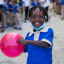 Los niños asisten al inicio del curso 2021-2022 en la escuela básica Salome Ureña del barrio Capotillo de Santo Domingos. AFP | Foto:AFP