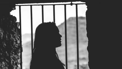 Cifras y testimonios reales: cómo es la cruda realidad de las minorías sexuales en las cárceles