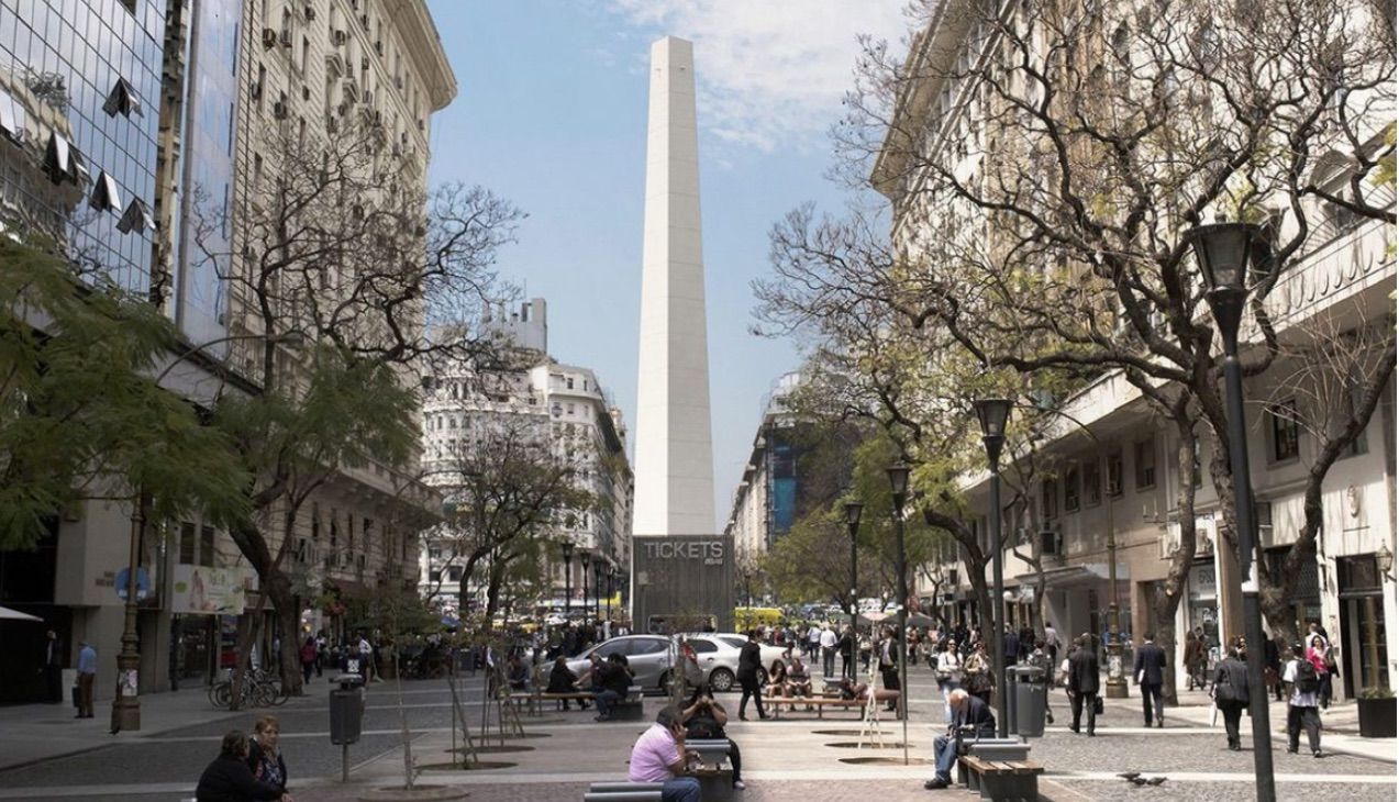 El Obelisco intervenido por Leandro Erlich en 2015.